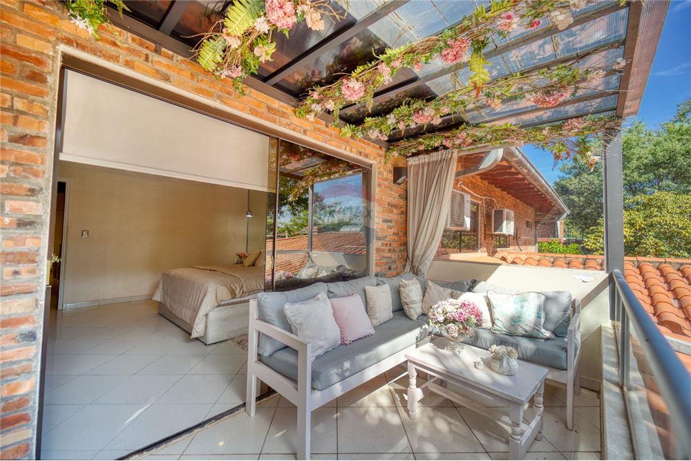HERMOSA RESIDENCIA QUE BRINDA LUJO Y CONFORT - Photo 11