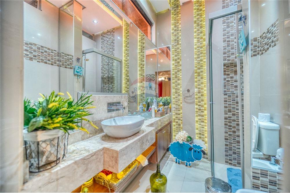 HERMOSA RESIDENCIA QUE BRINDA LUJO Y CONFORT - Photo 14