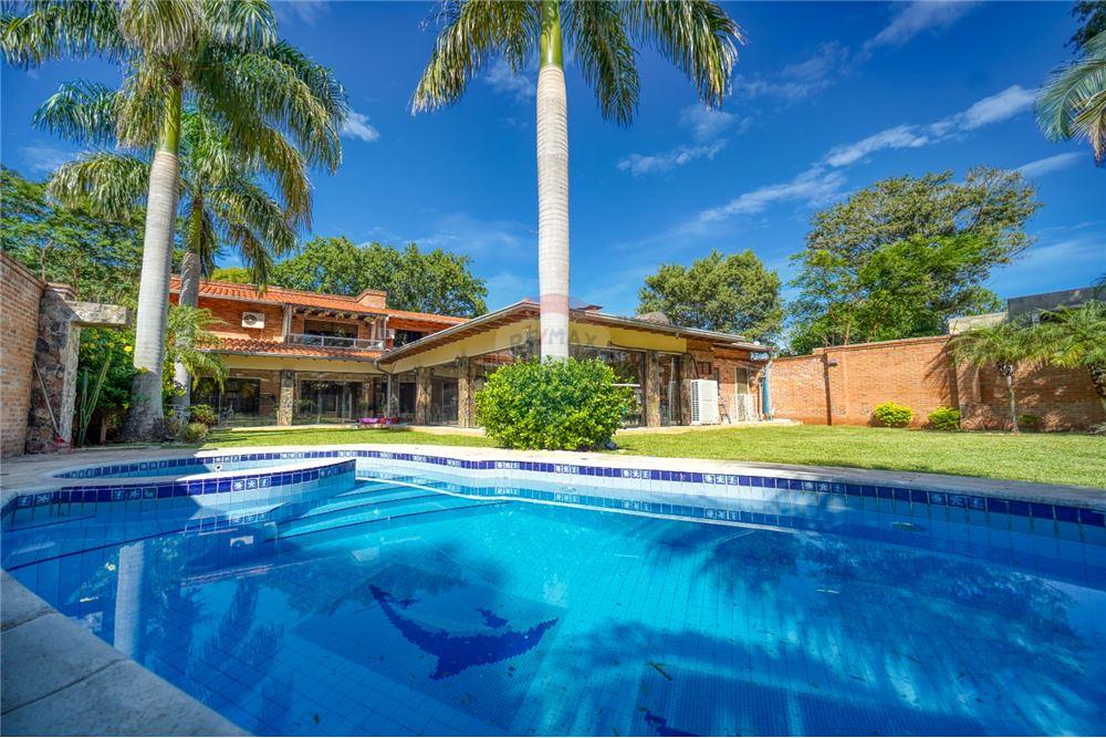 HERMOSA RESIDENCIA QUE BRINDA LUJO Y CONFORT - Photo 3