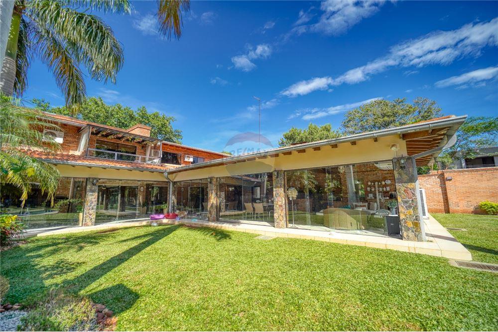 HERMOSA RESIDENCIA QUE BRINDA LUJO Y CONFORT - Photo 4