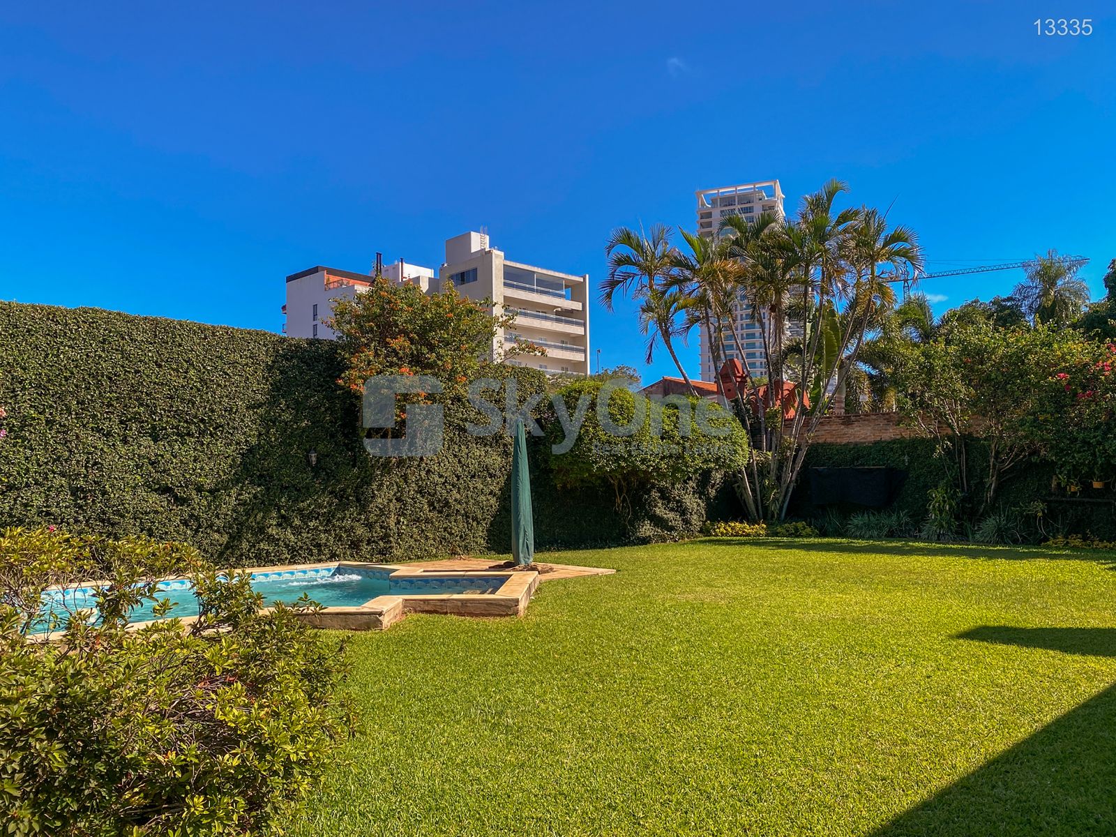 VENDO LUJOSA RESIDENCIA EN LAS LOMAS - ASUNCIÓN - Photo 12