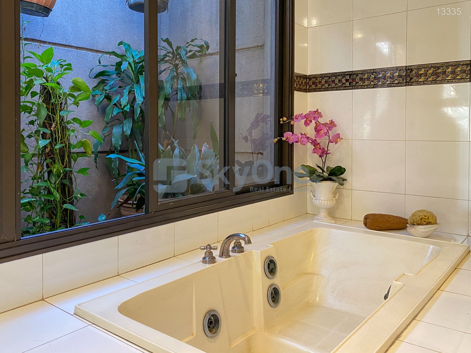 VENDO LUJOSA RESIDENCIA EN LAS LOMAS - ASUNCIÓN - Photo 15