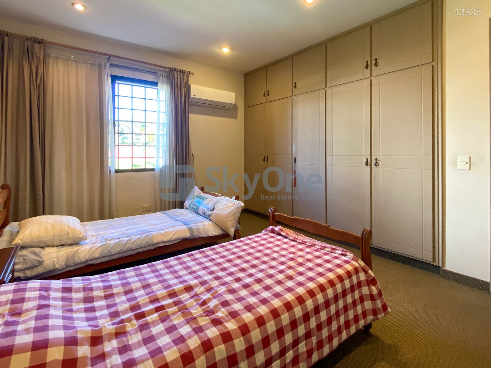 VENDO LUJOSA RESIDENCIA EN LAS LOMAS - ASUNCIÓN - Photo 16