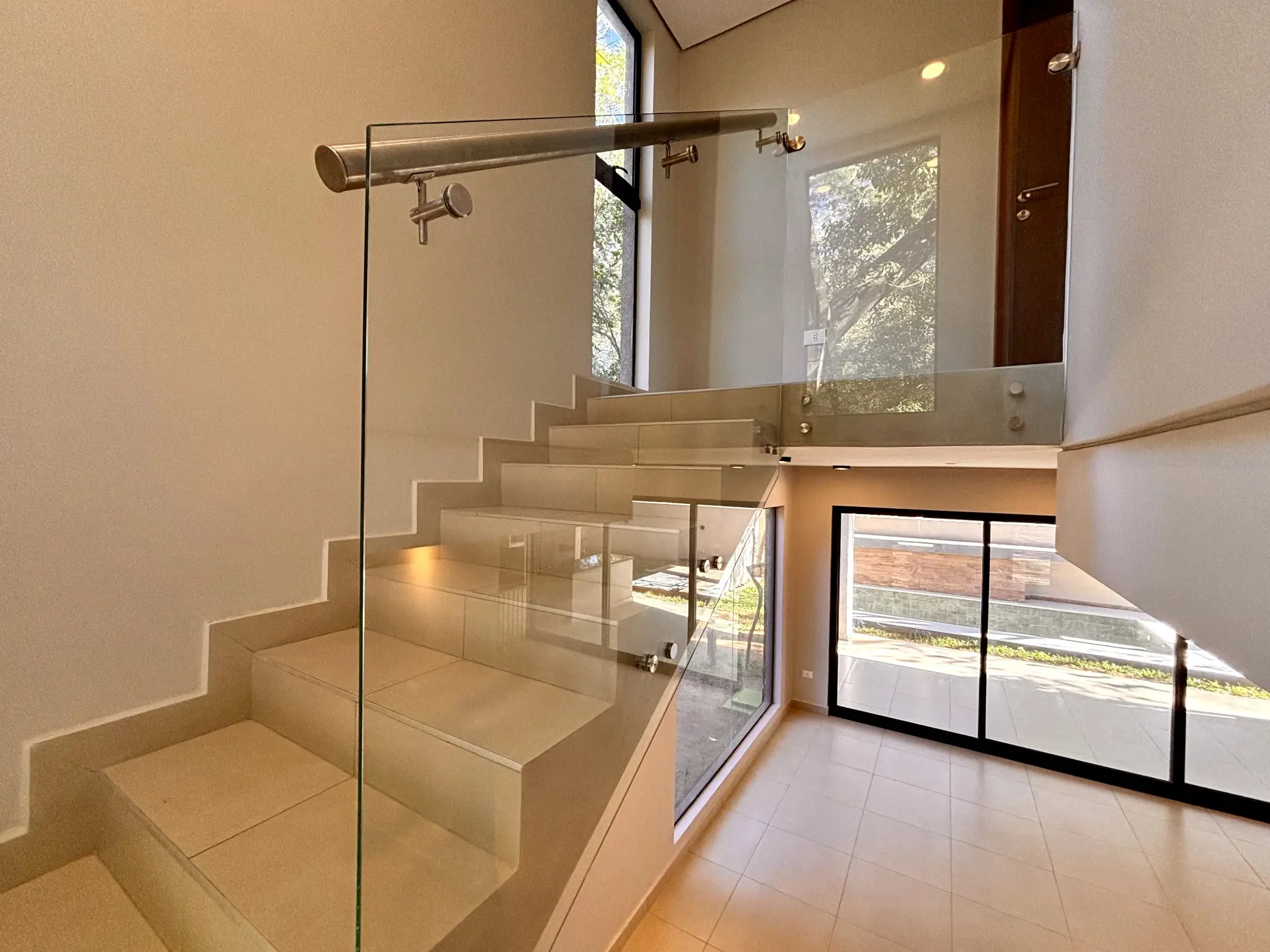 Exclusiva Residencia en San Bernardino : Calidad de Construcción Superior y Oportunidad de Inversión Inigualable. - Photo 13