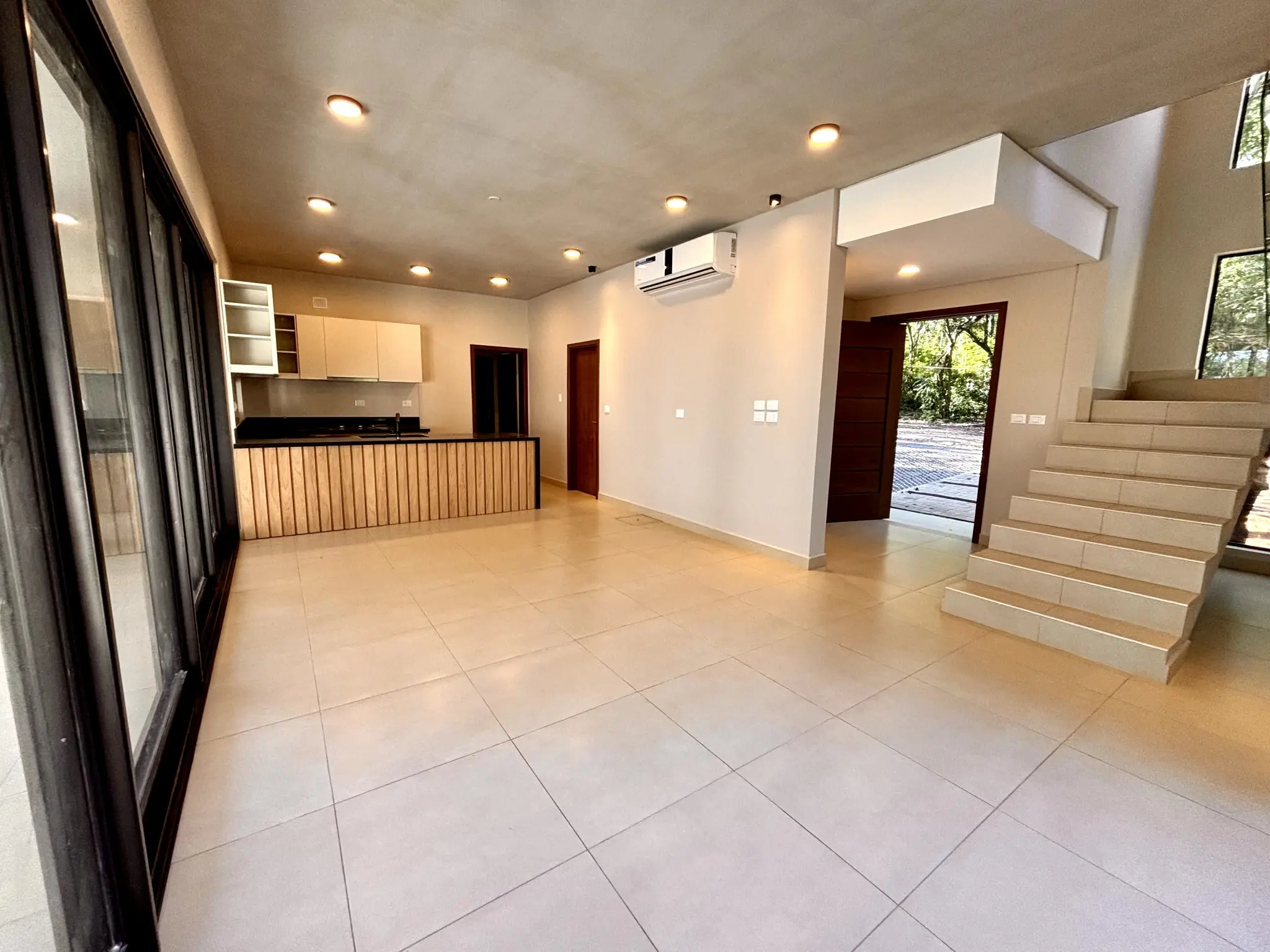 Exclusiva Residencia en San Bernardino : Calidad de Construcción Superior y Oportunidad de Inversión Inigualable. - Photo 14