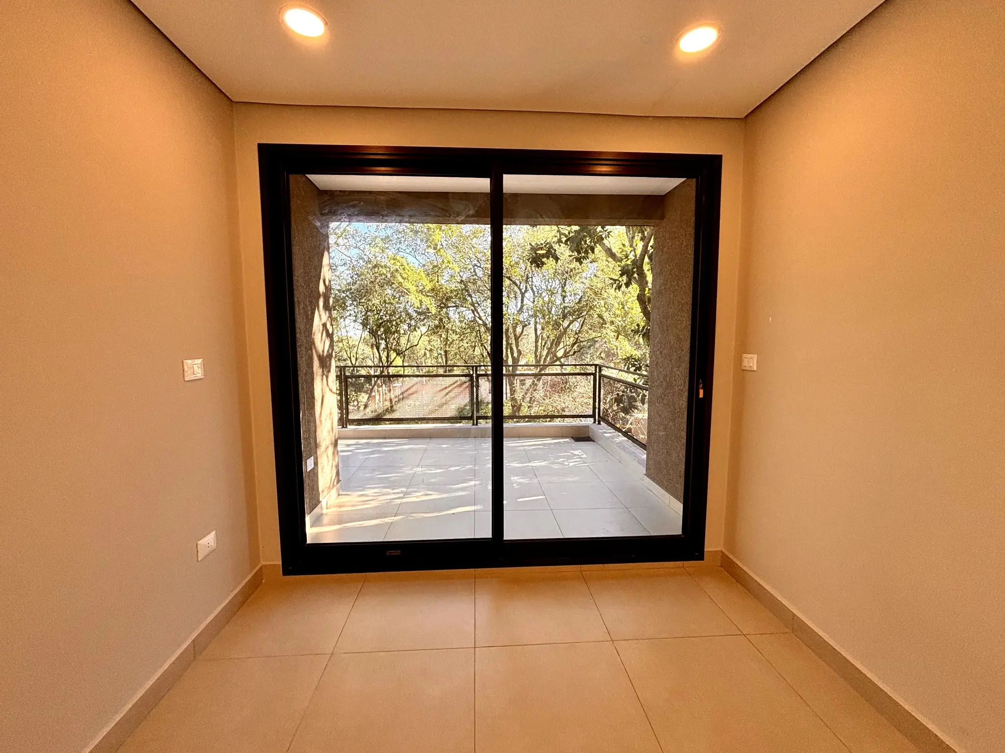 Exclusiva Residencia en San Bernardino : Calidad de Construcción Superior y Oportunidad de Inversión Inigualable. - Photo 17