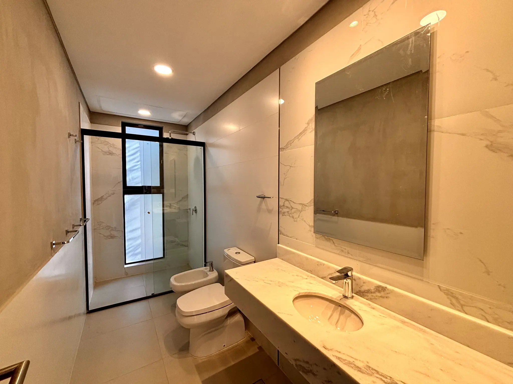 Exclusiva Residencia en San Bernardino : Calidad de Construcción Superior y Oportunidad de Inversión Inigualable. - Photo 7