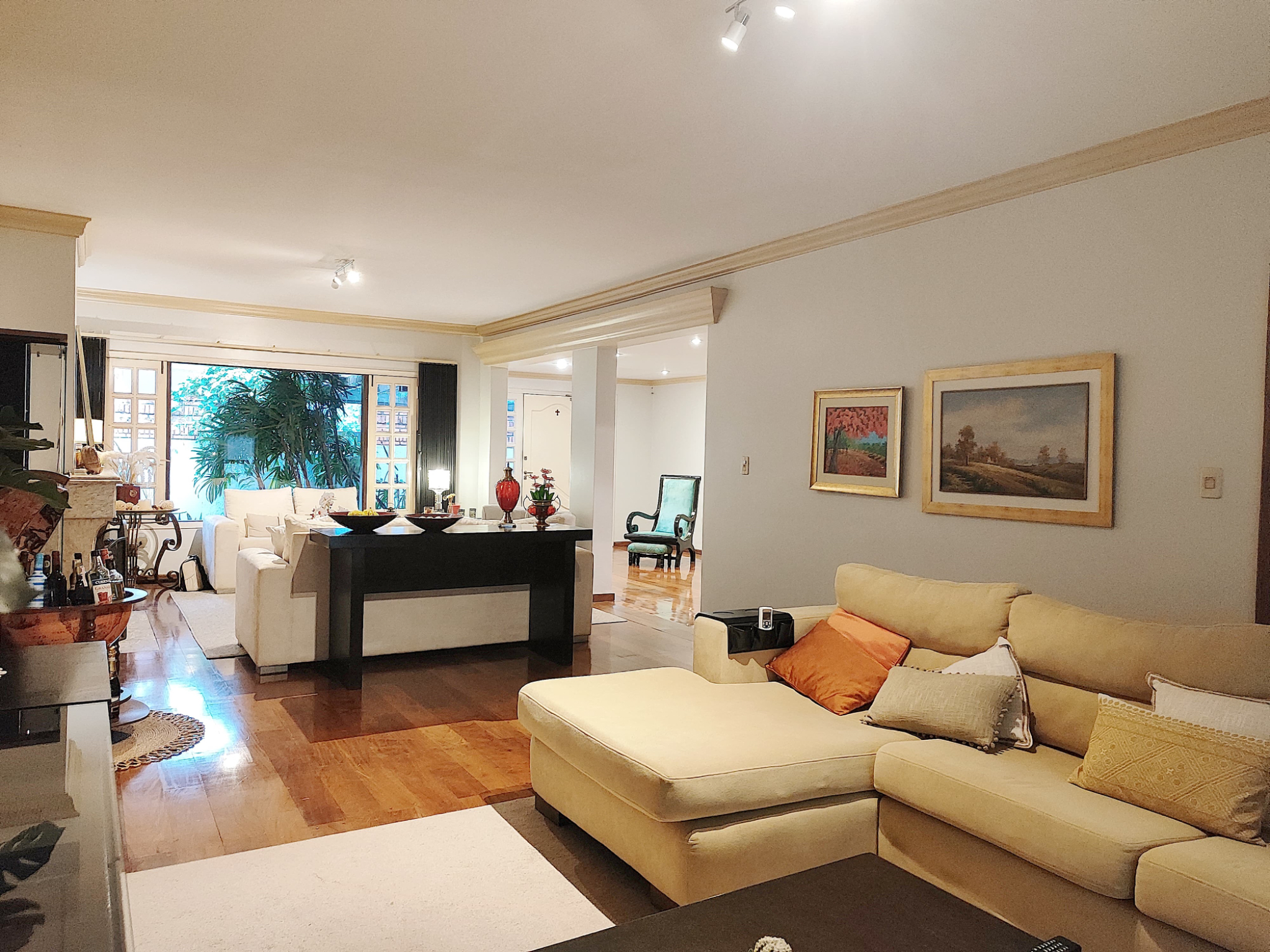 Vendo hermosa casa a metros del shopping del Sol Asunción - Photo 4