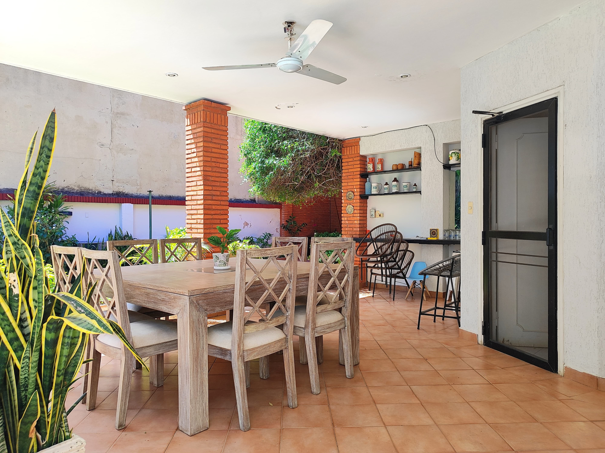 Vendo hermosa casa a metros del shopping del Sol Asunción - Photo 6