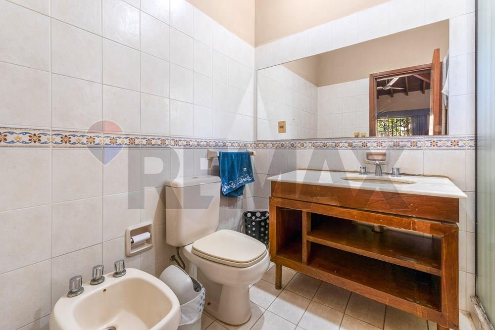 Residencia en Esquina de 313 m2 sobre Av. Molas López - Barrio Mburucuyá - Photo 11