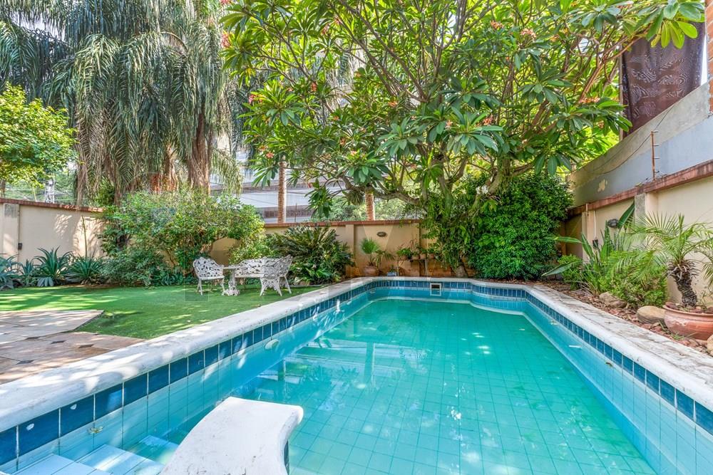 Residencia en Esquina de 313 m2 sobre Av. Molas López - Barrio Mburucuyá - Photo 12