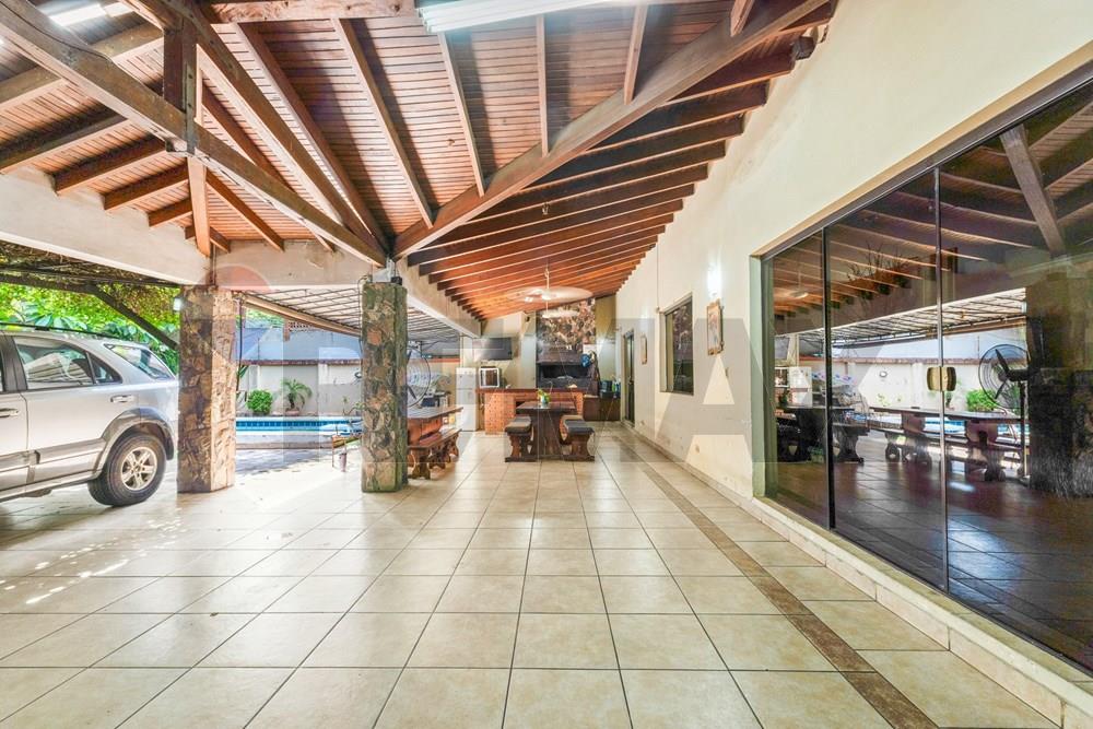 Residencia en Esquina de 313 m2 sobre Av. Molas López - Barrio Mburucuyá - Photo 3
