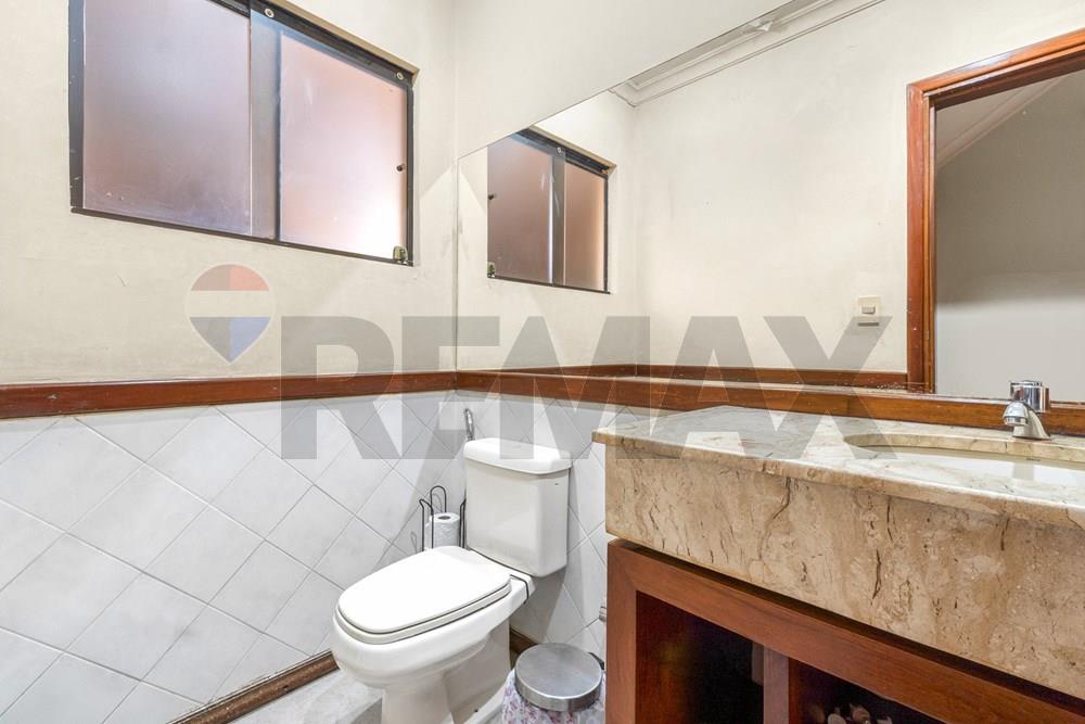 Residencia en Esquina de 313 m2 sobre Av. Molas López - Barrio Mburucuyá - Photo 9