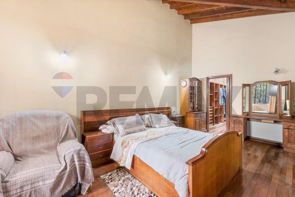 Residencia en Esquina de 313 m2 sobre Av. Molas López - Barrio Mburucuyá - Photo 10