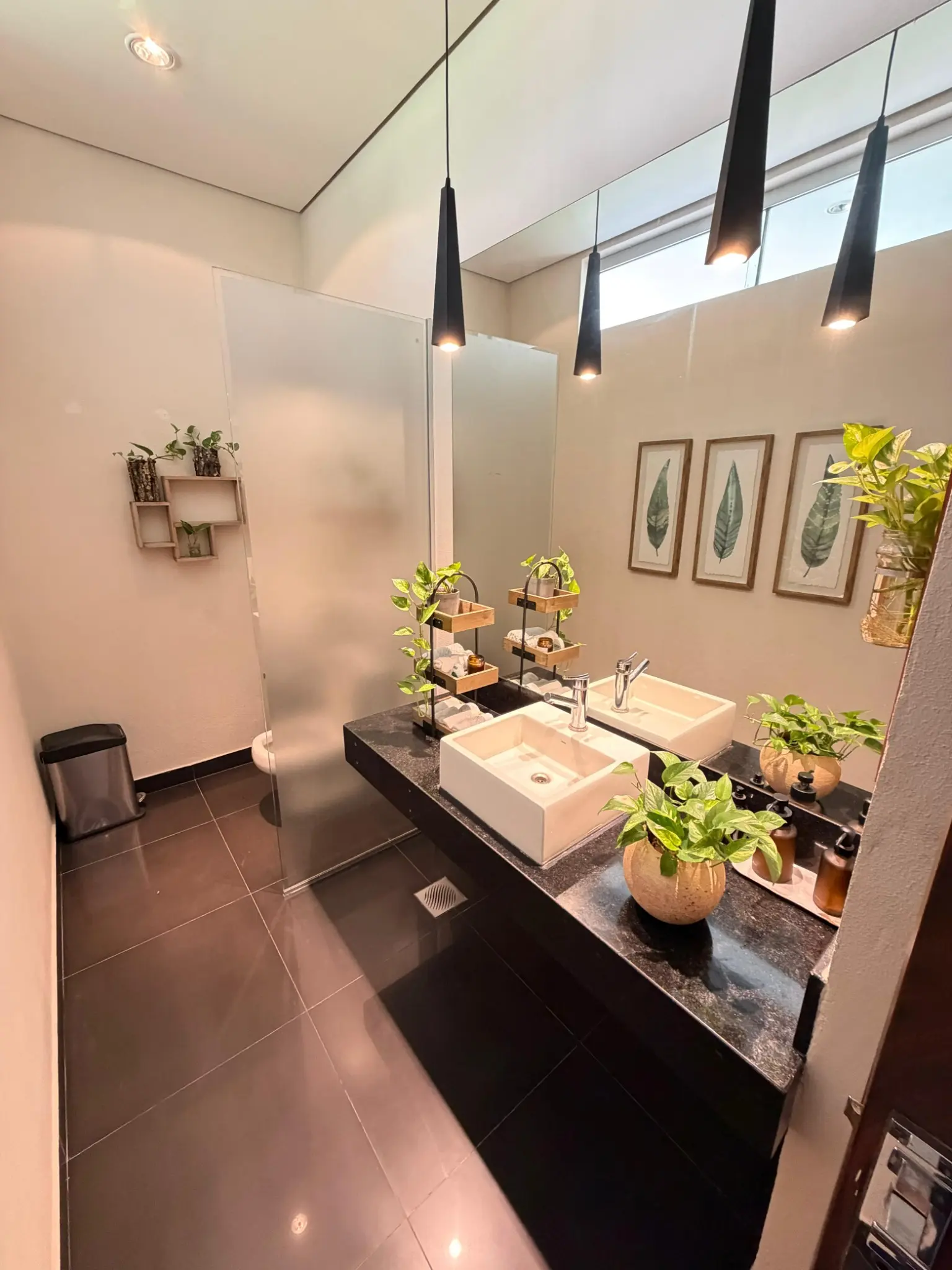 EXCLUSIVA RESIDENCIA EN VENTA ZONA YACHT Y GOLF CLUB PARAGUAYO - Photo 2
