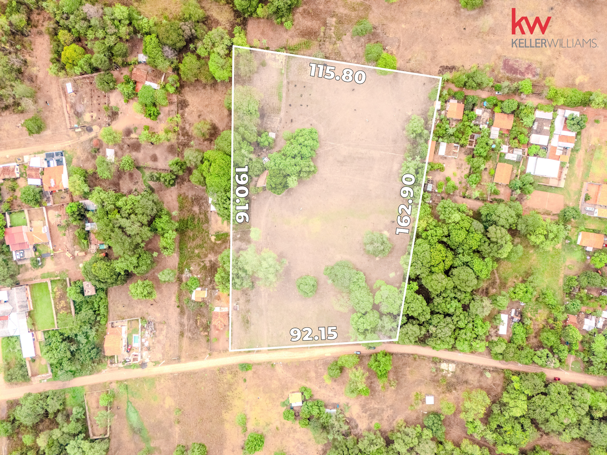 TERRENO EN VENTA 1.8 HAS EN ZONA AEROPUERTO - LUQUE - Photo 4