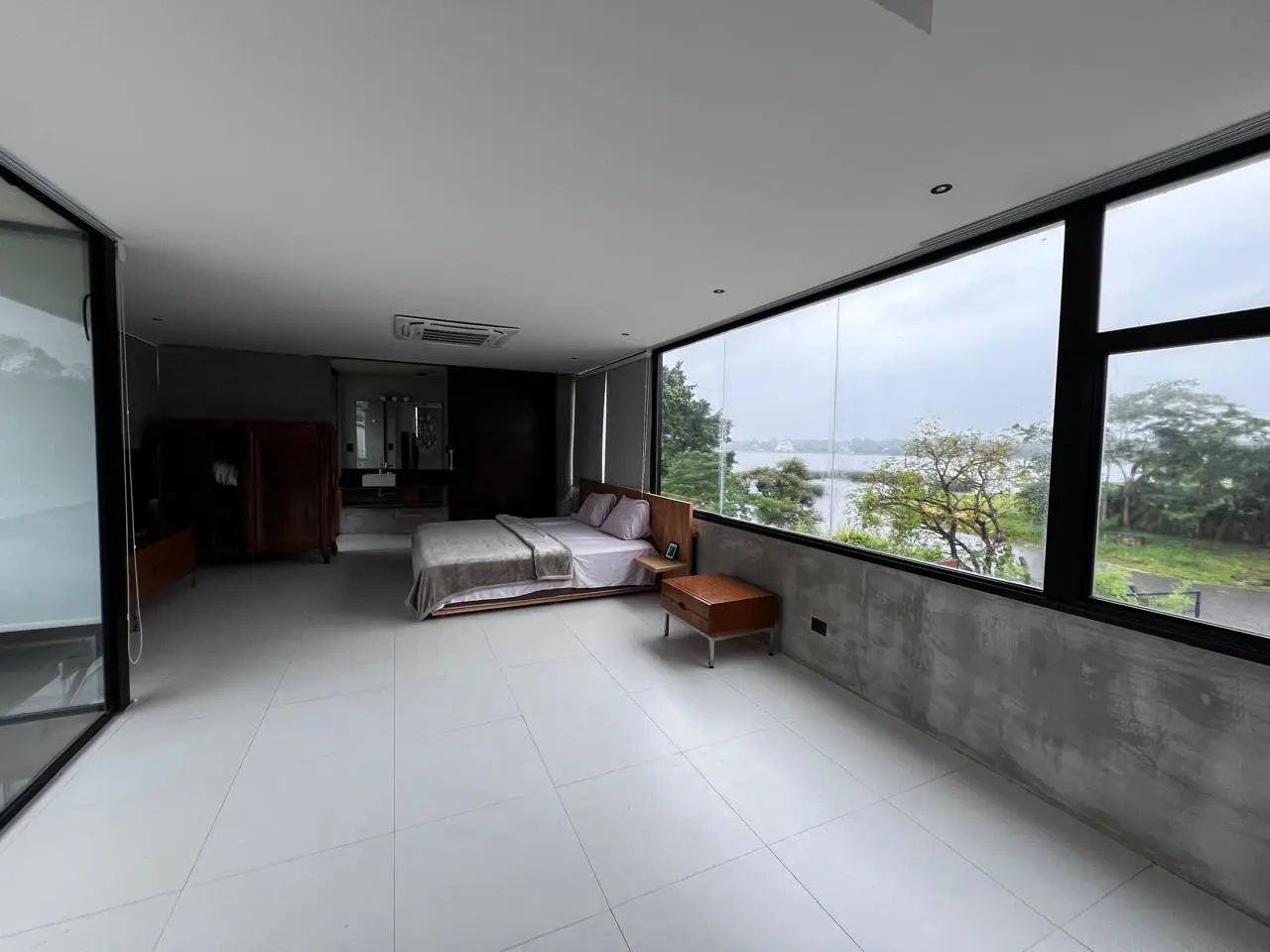 *Residencia Estilo contemporaneo sobre Lago Ypacari en San Bernardino – Cantegrill Country Club. - Photo 2