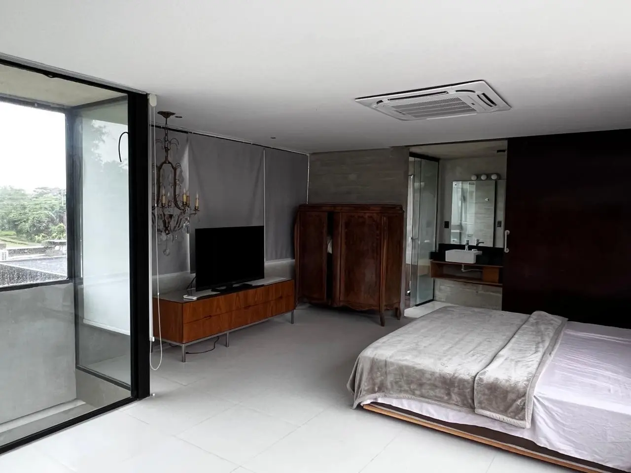 *Residencia Estilo contemporaneo sobre Lago Ypacari en San Bernardino – Cantegrill Country Club. - Photo 4