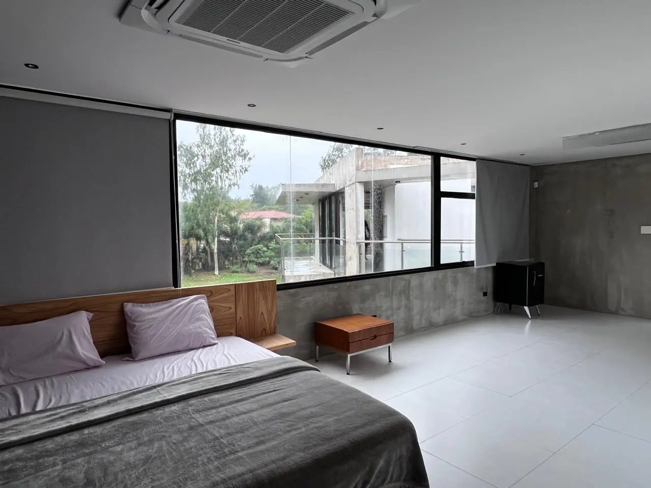 *Residencia Estilo contemporaneo sobre Lago Ypacari en San Bernardino – Cantegrill Country Club. - Photo 5
