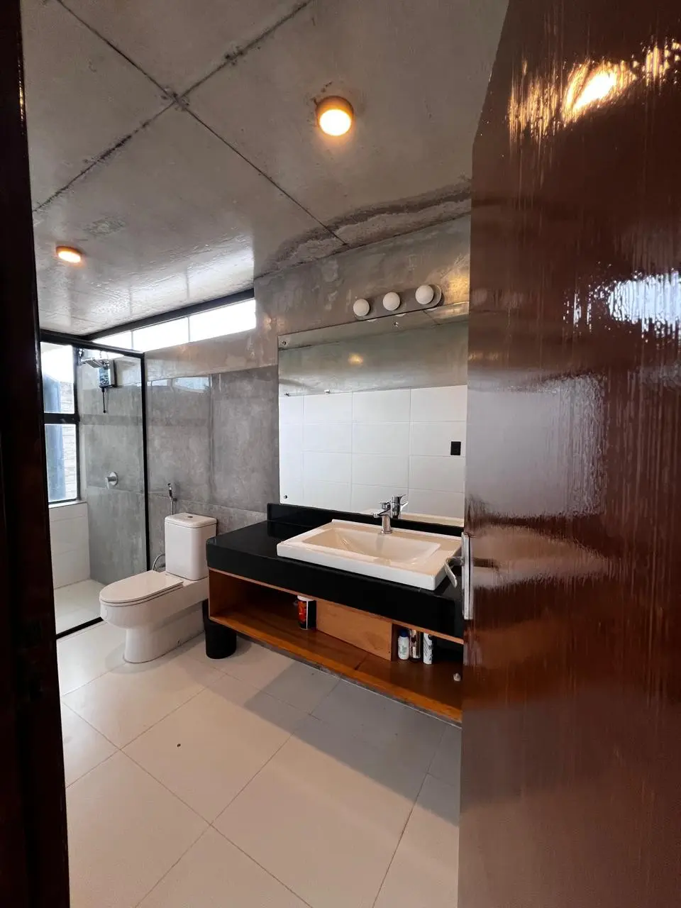 *Residencia Estilo contemporaneo sobre Lago Ypacari en San Bernardino – Cantegrill Country Club. - Photo 9
