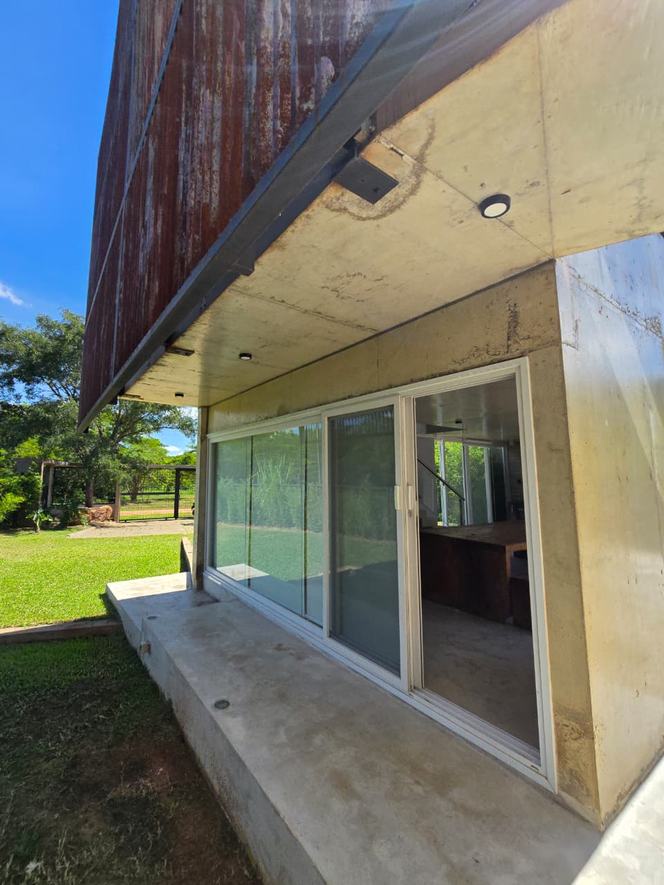 En Venta Residencia Estilo Contemporaneo Sobre Lago Ypacaraí - Photo 8