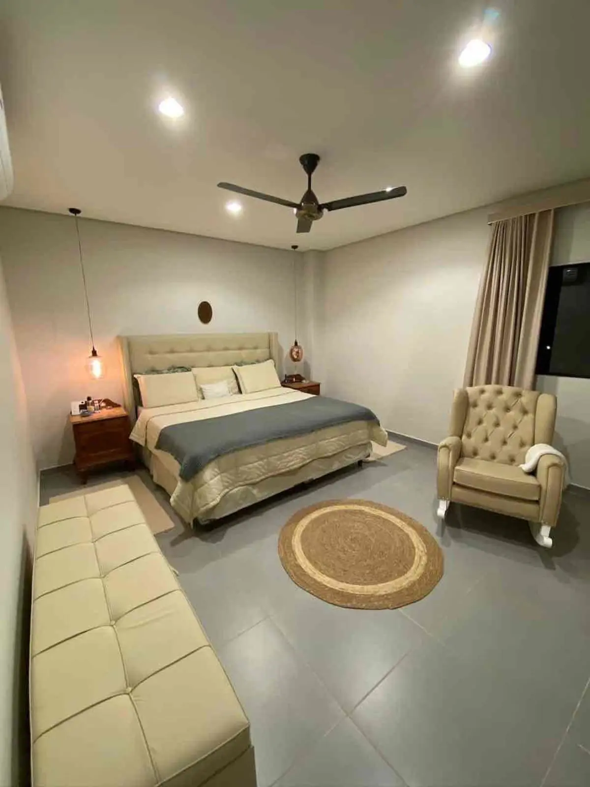 En alquiler y venta amplia casa en el centro de San Bernardino - Photo 14