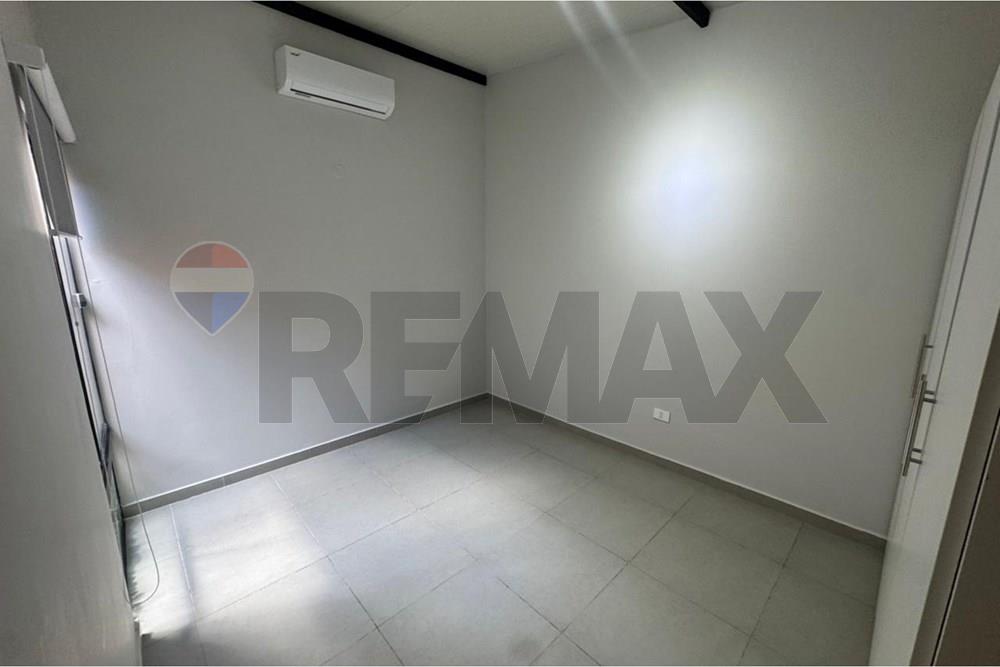 Casa de 3 Dorm. en Planta Baja con Piscina - Luque - Zona Rakiura / Finca 26 - Photo 17
