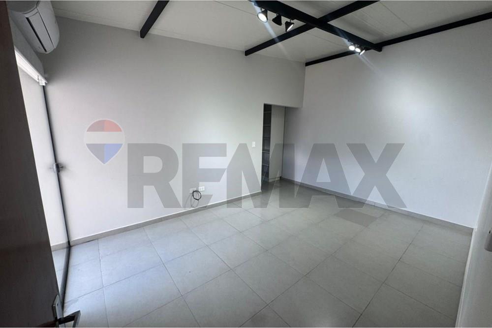 Casa de 3 Dorm. en Planta Baja con Piscina - Luque - Zona Rakiura / Finca 26 - Photo 20