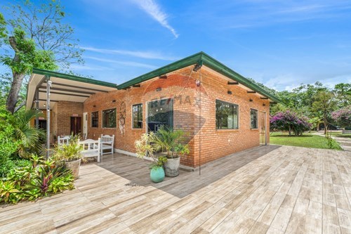 Casa de verano - Venta - San Bernardino, Cordillera, Paraguay - Photo 2
