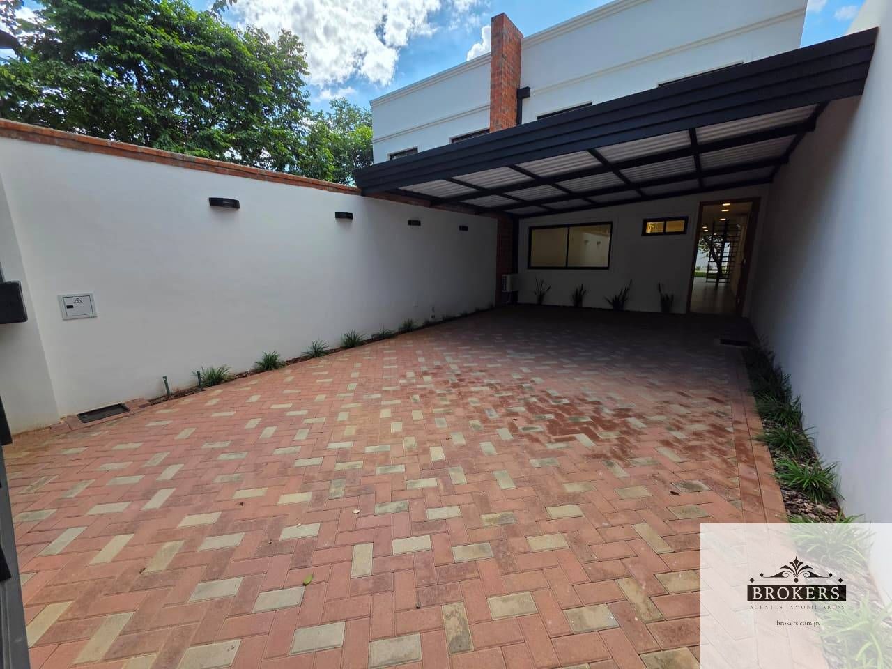 Vendo Duplex a Estrenar De 3 Dormitorios Con Piscina Zona Plaza Madero