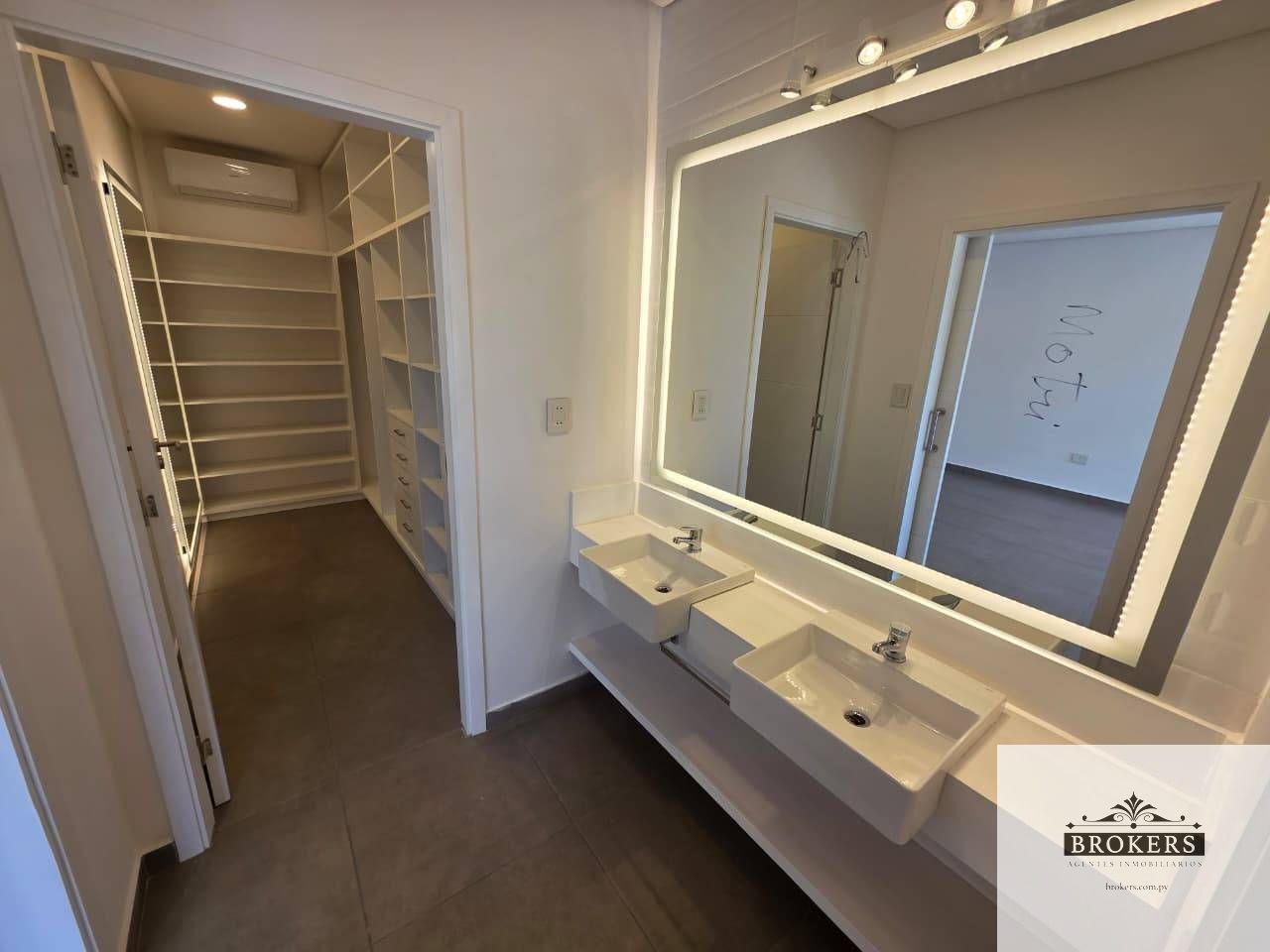Vendo Duplex a Estrenar De 3 Dormitorios Con Piscina Zona Plaza Madero - Photo 19