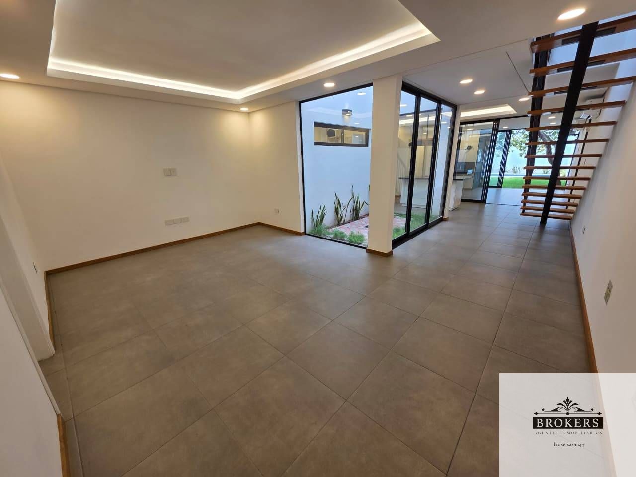Vendo Duplex a Estrenar De 3 Dormitorios Con Piscina Zona Plaza Madero - Photo 4