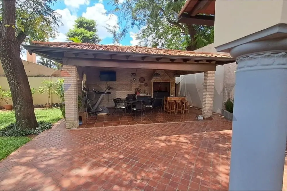 EN VENTA Hermosa RESIDENCIA en LAMBARE - Photo 3