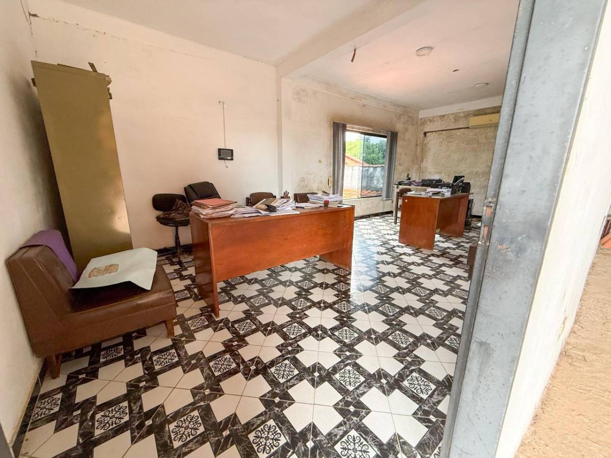 EN VENTA Propiedad con gran potencial en terreno amplio - Photo 4