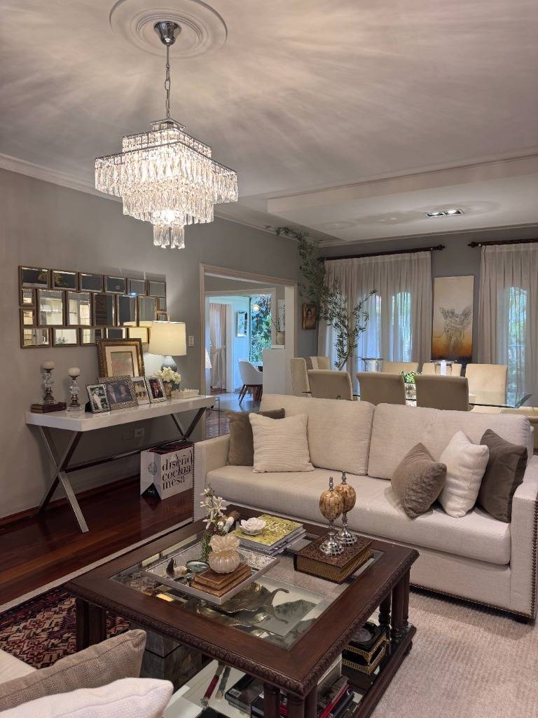 RESIDENCIA EN VENTA EN LAS LOMAS