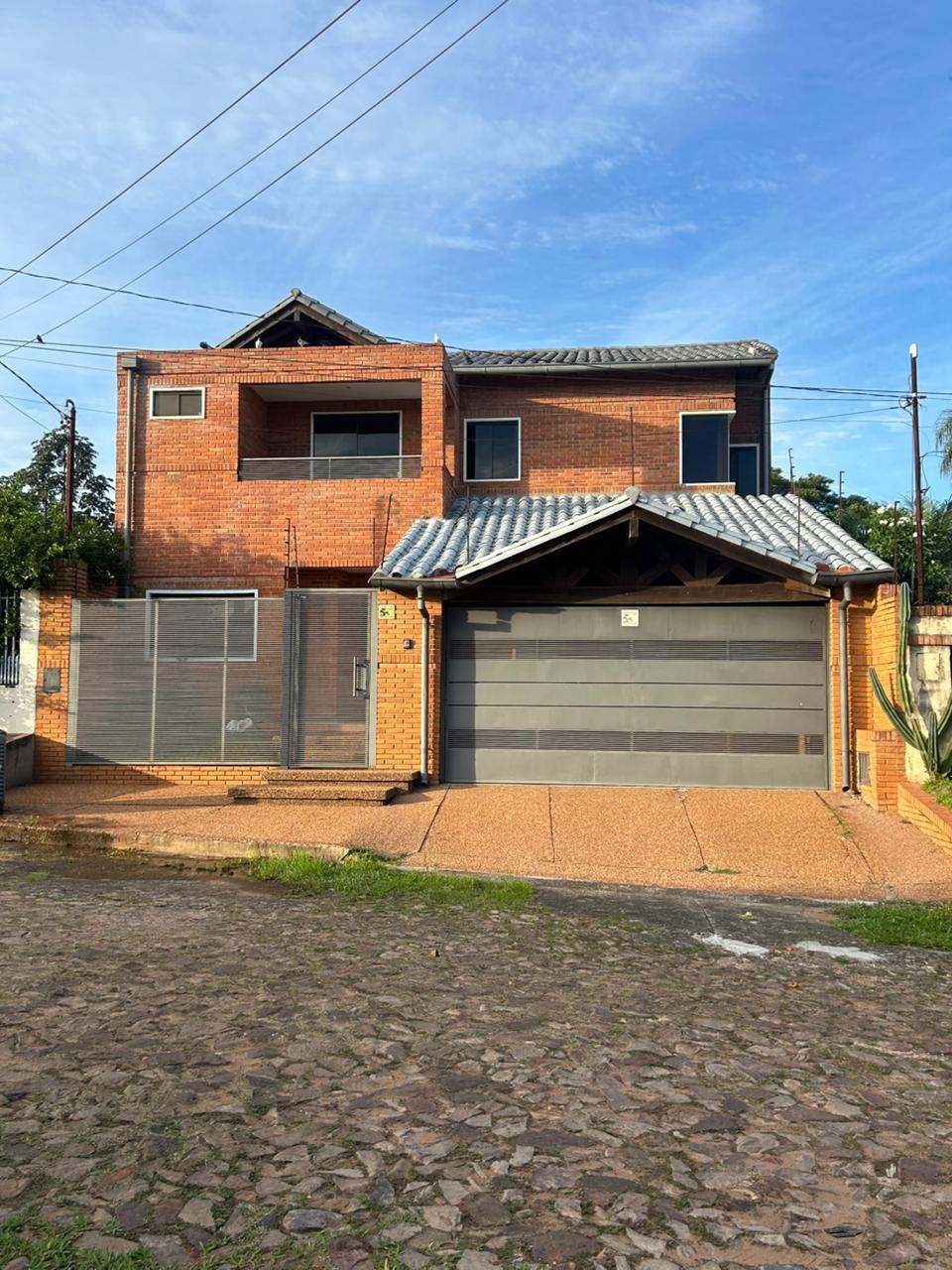 Vendo Casa De 4 Dormitorios En Lambare