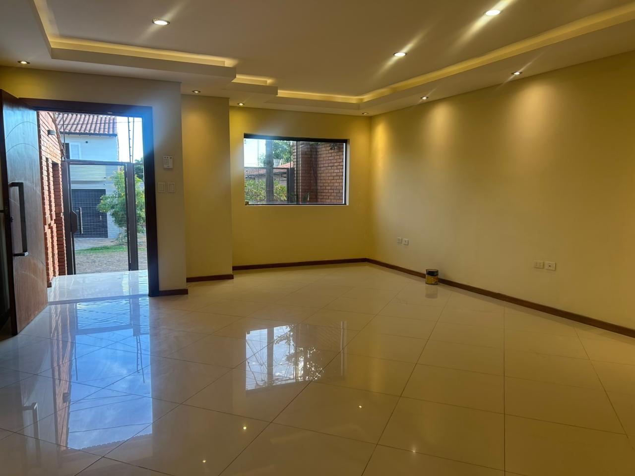 Vendo Casa De 4 Dormitorios En Lambare - Photo 2
