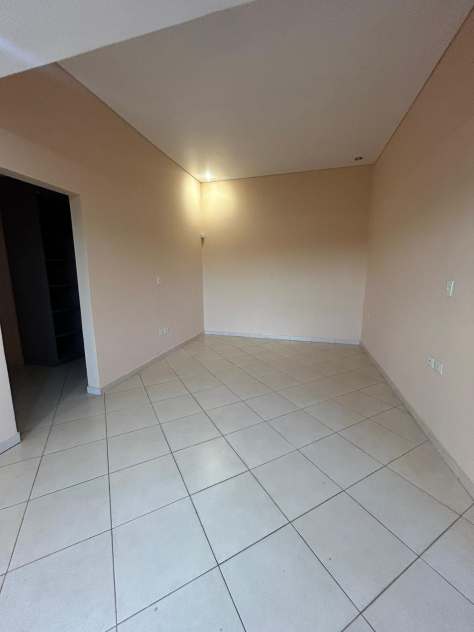 Vendo Casa De 4 Dormitorios En Lambare - Photo 12