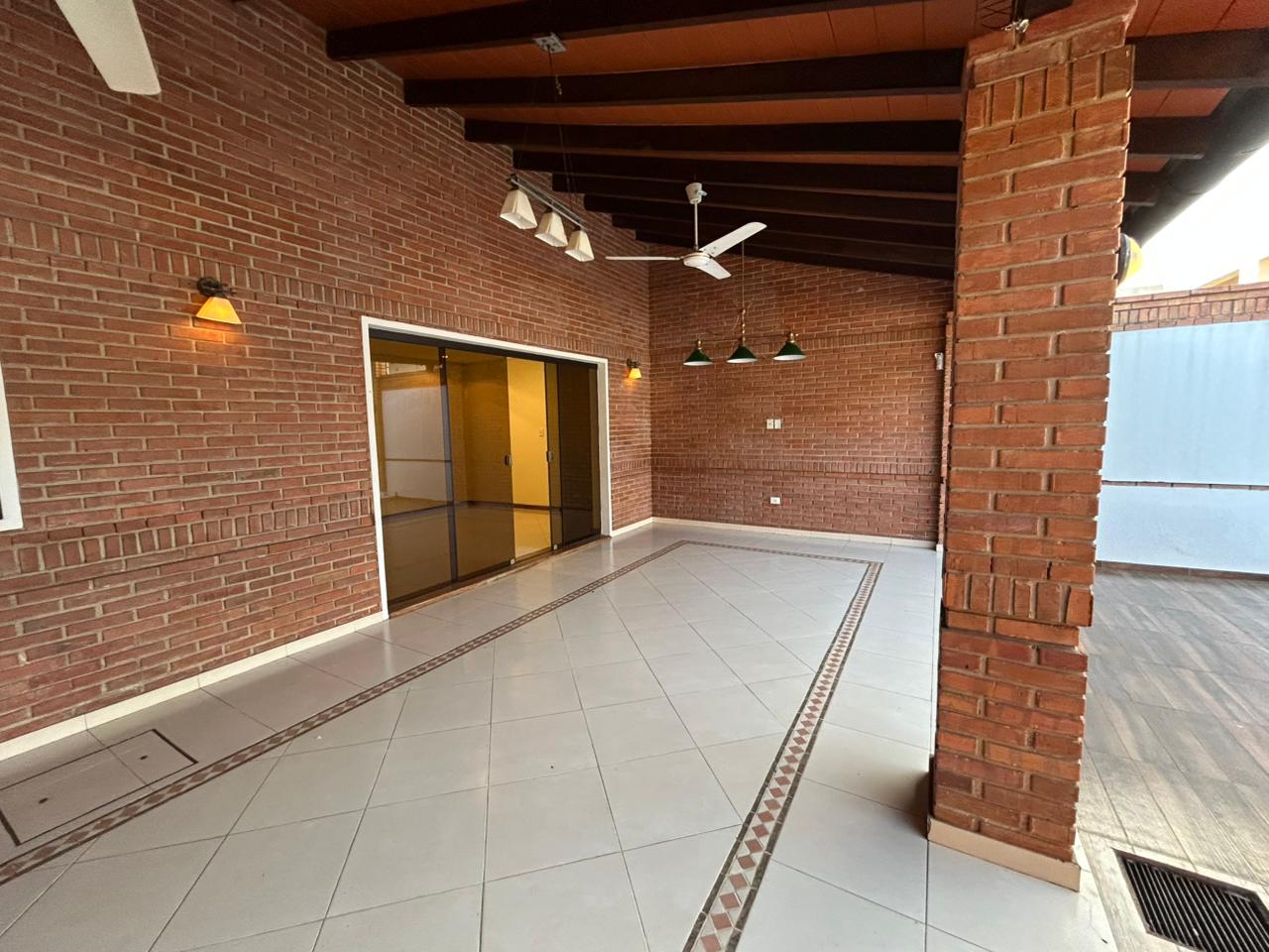 Vendo Casa De 4 Dormitorios En Lambare - Photo 6