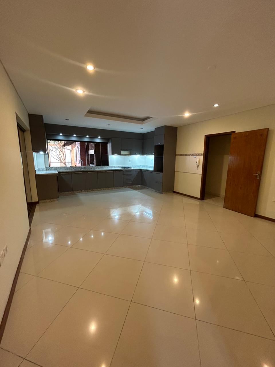 Vendo Casa De 4 Dormitorios En Lambare - Photo 7