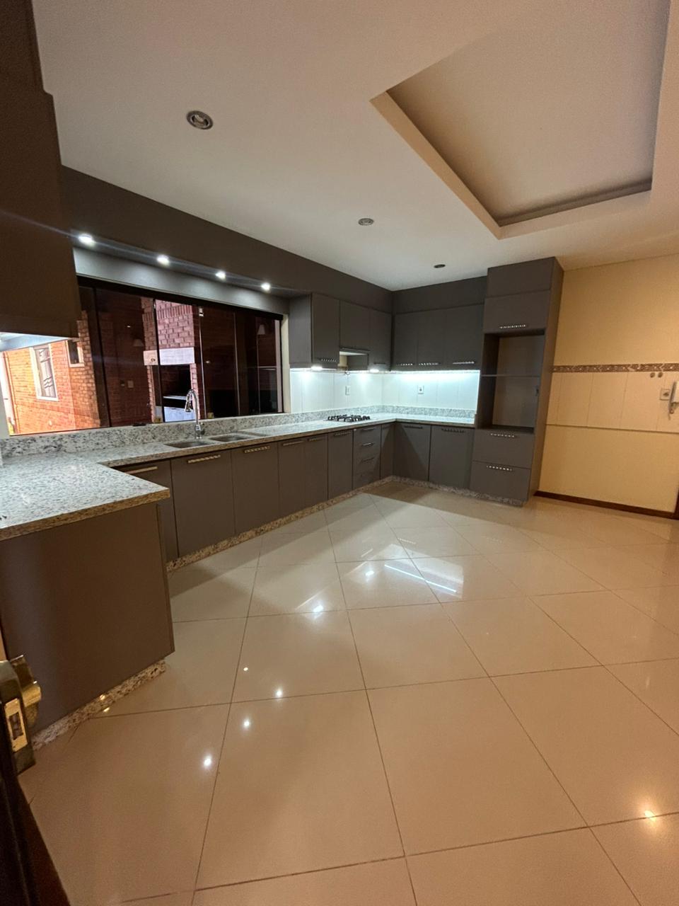 Vendo Casa De 4 Dormitorios En Lambare - Photo 8