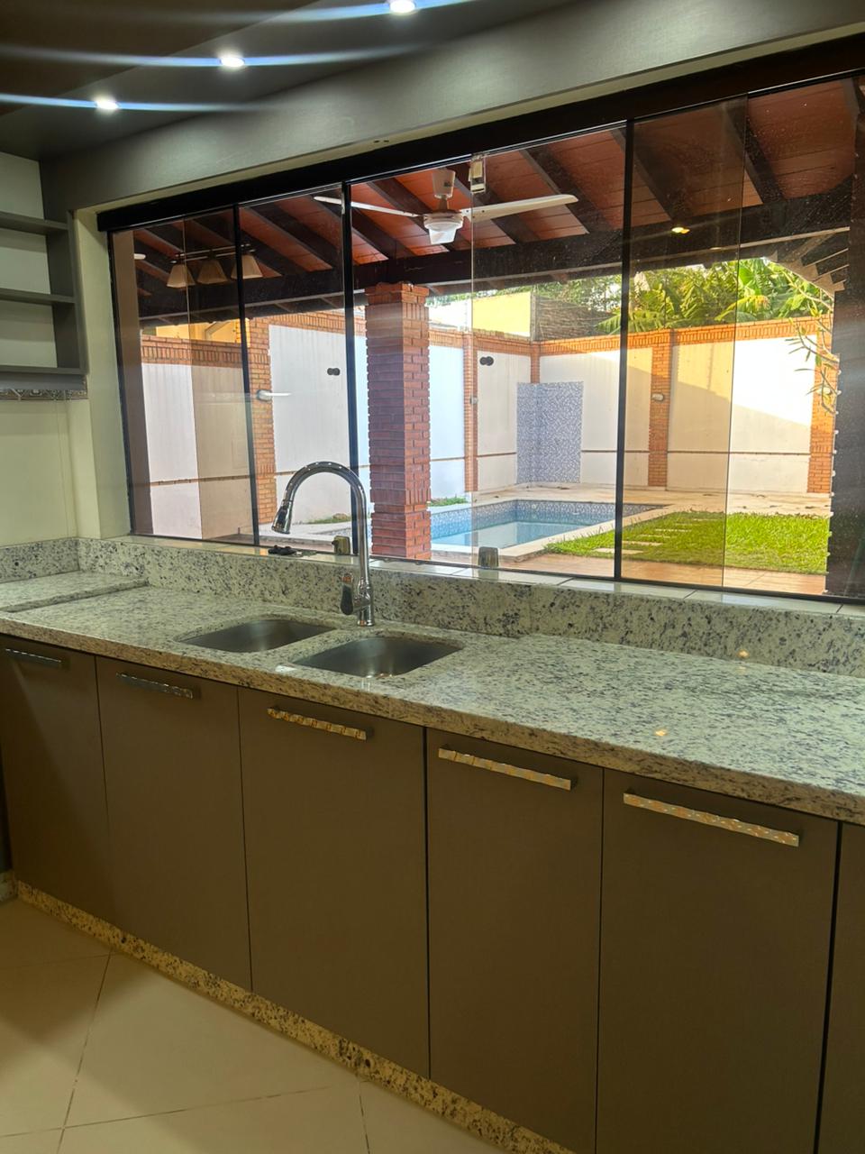 Vendo Casa De 4 Dormitorios En Lambare - Photo 9