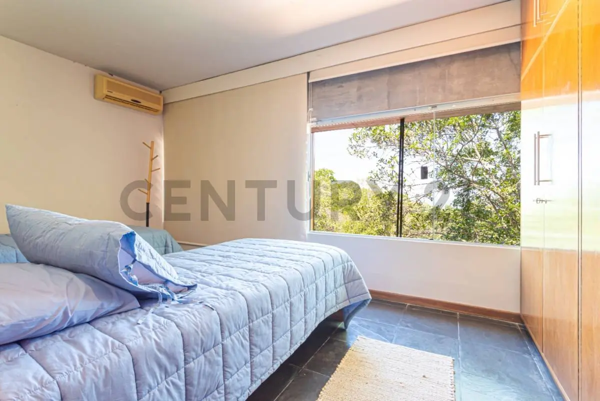 RESIDENCIA EN VENTA CON VISTA AL LAGO YPACARAÍ - Photo 3