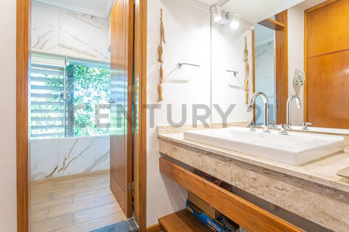 RESIDENCIA EN VENTA CON VISTA AL LAGO YPACARAÍ - Photo 7