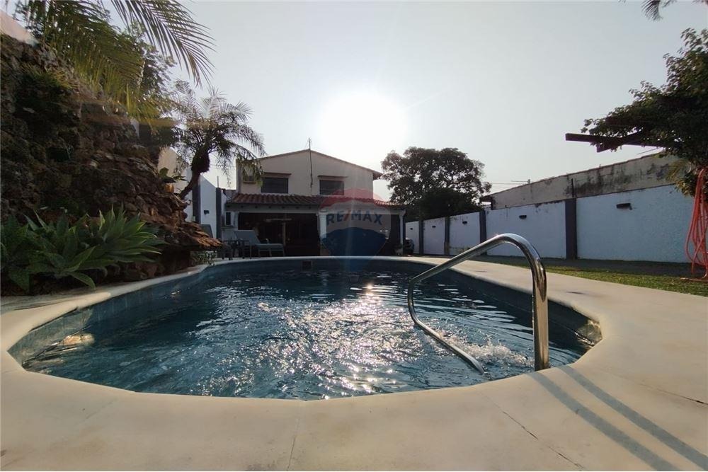 En Venta Amplia Residencia En Fernando De La Mora - Photo 2