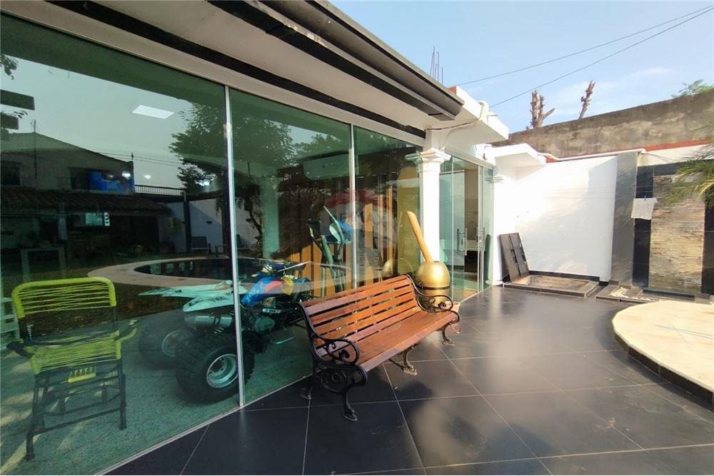 En Venta Amplia Residencia En Fernando De La Mora - Photo 8