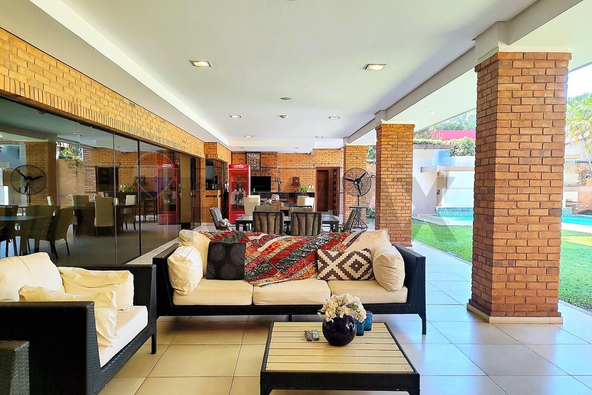 En venta residencia de lujo en el barrio Mariscal Estigarribia - Photo 18