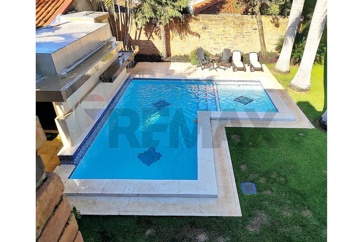 En venta residencia de lujo en el barrio Mariscal Estigarribia - Photo 3