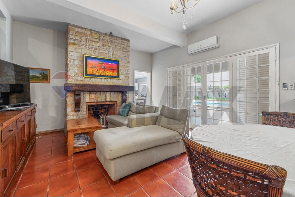 Vendo Casa de 4 Dormitorios con lote de 876 M2 en Carmelitas Asunción - Photo 9