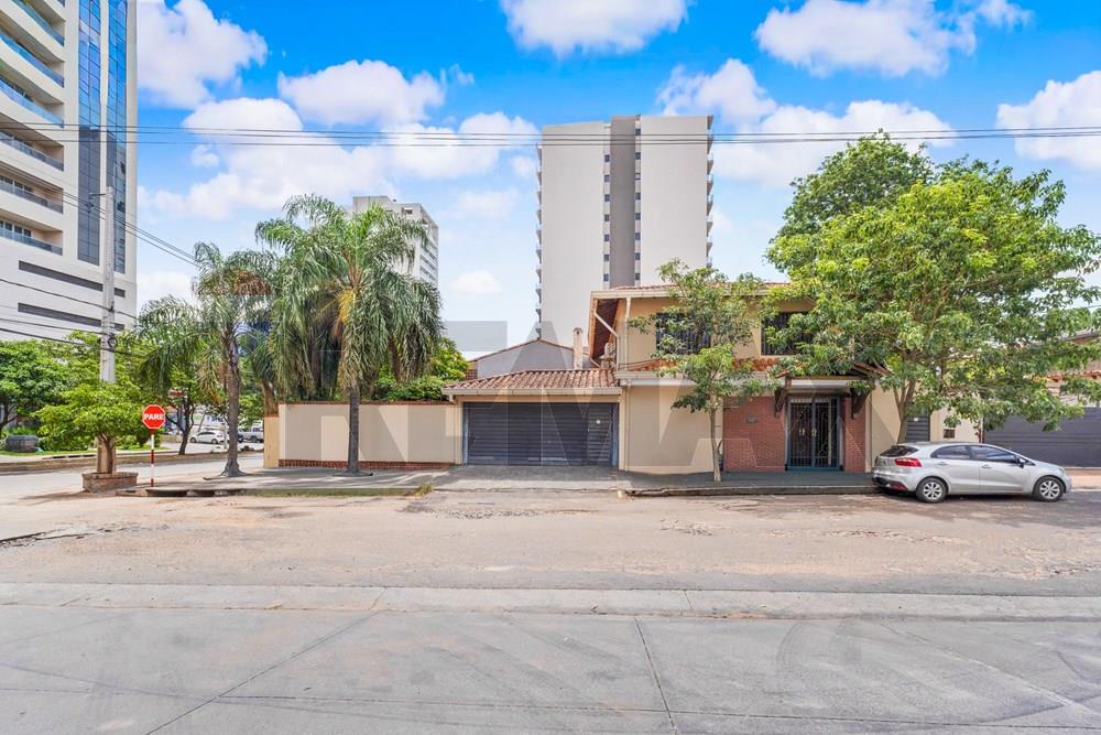 RESIDENCIA EN ESQUINA SOBRE AVDA MOLAS LOPEZ